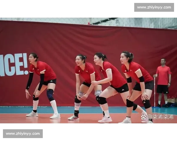 中国女排鏖战土耳其,技战术对决引发球迷热议与期待 中国女排鏖战土耳其,技战术对决引发球迷热议与期待